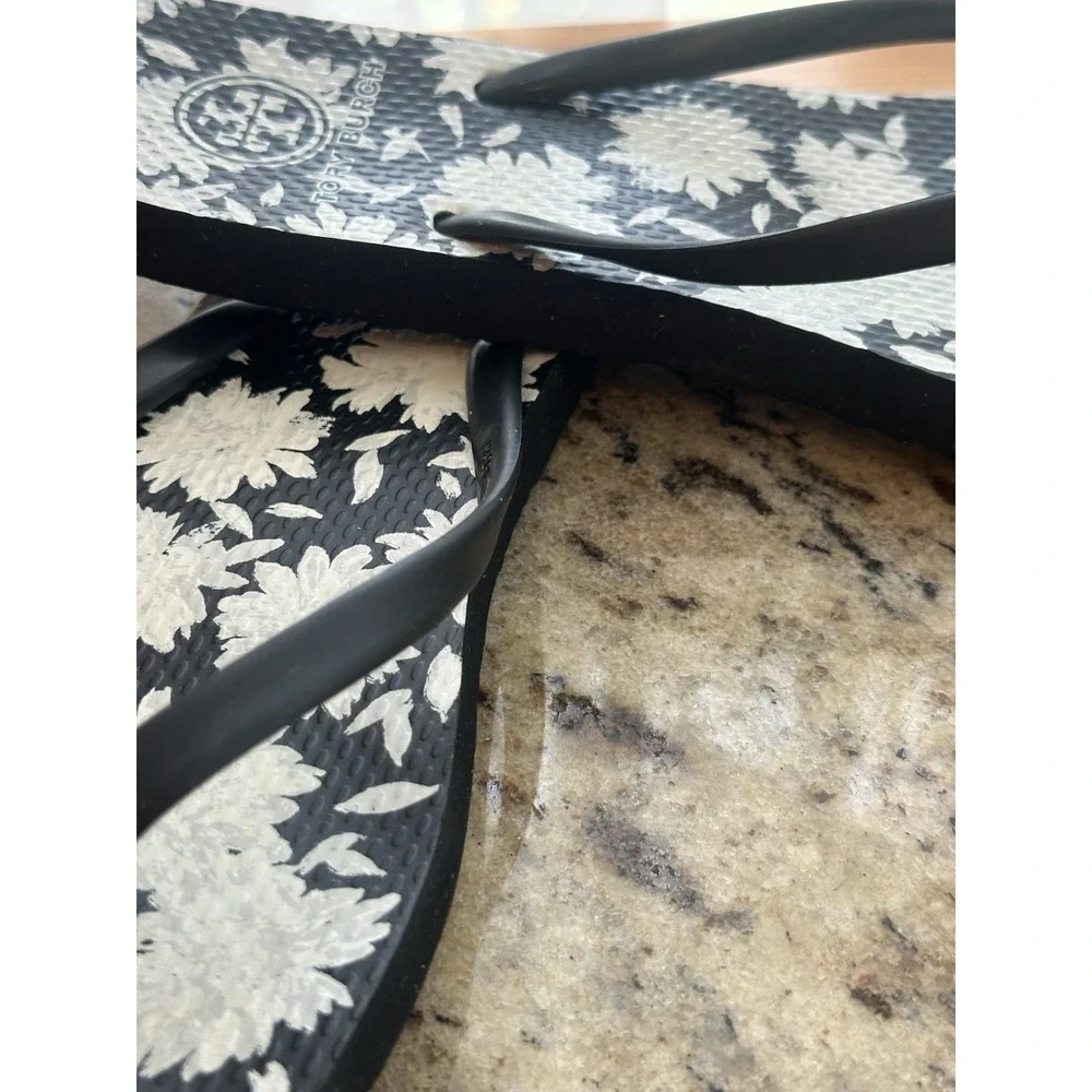 Tory Burch,  Navy Blue And White Floral Pattern Thing/flip Flop Zzndals
